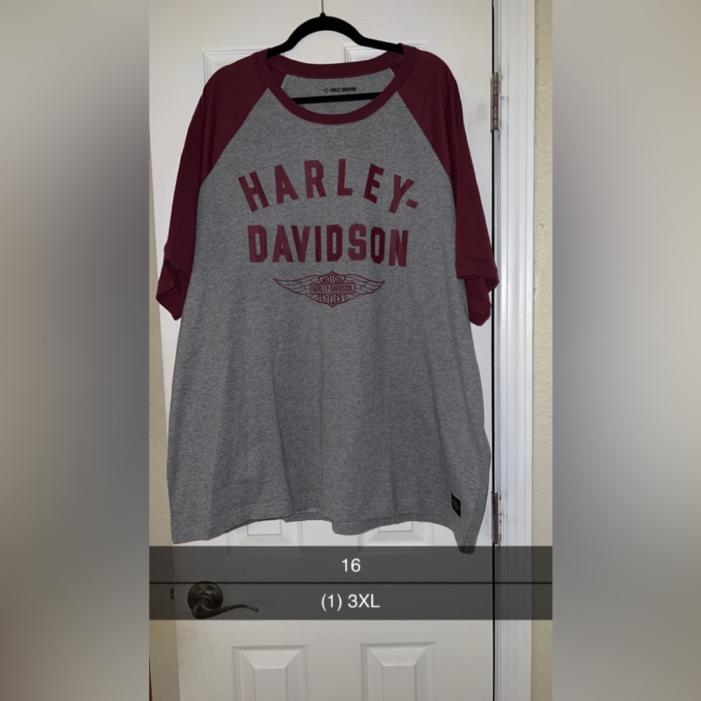 BNWT Men’s maroon and grey short sleeve tshirt